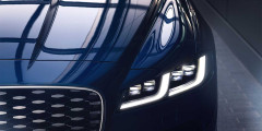 Jaguar XF обновился и получил большой дисплей в салоне