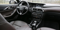 Range Rover Evoque против Infiniti QX30 - Infiniti Салон