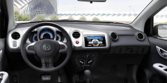 Новые козыри: компактный седан Honda показали на видео. Фотослайдер 0
