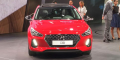 Hyundai представил в Париже новый хэтчбек i30. Фотослайдер 0