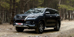 Toyota привезла в Россию спецверсию Land Cruiser TRD