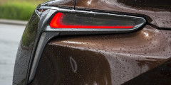 Lexus LC500 против Jaguar F-Type - Lexus элементы