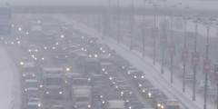 10 баллов: когда в Москве закончится снежный коллапс. Фотослайдер 0