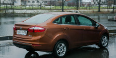 Тонкий лед. Ford Fiesta против Hyundai Solaris. Фотослайдер 2