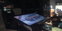 Peugeot представил минивэн с виртуальными очками. Фотослайдер 0