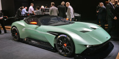 Aston Martin оснастил спорткар Vulсan 800-сильным мотором. Фотослайдер 0