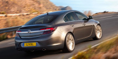 Opel Insignia: новые моторы и интерьер. Фотослайдер 0