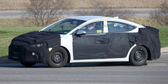 Новое поколение Hyundai Elantra оснастят турбомотором. Фотослайдер 0