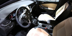 Новая Opel Astra получила матричные фары . Фотослайдер 1