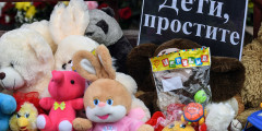 Первые похороны погибших при пожаре в торговом центре «Зимняя вишня» в Кемерово пройдут 28 марта. Организация похорон уже началась.