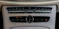 Audi S5 против Mercedes AMG E53 - Мерседес Салон
