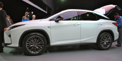 Каким ты был: Lexus представил новый RX. Фотослайдер 0
