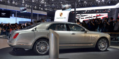 Bentley воспользовалась гибридными технологиями. Фотослайдер 0