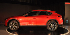 Mazda представила новый кроссовер CX-4. Фотослайдер 0