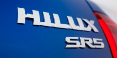 Названы российские цены на новое поколения пикапа Toyota Hilux. Фотослайдер 0