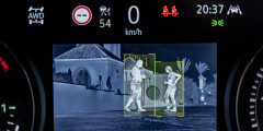 Проверено &ndash; камера ночного видения с дальностью в сто метров работает эффективно. Также хороша в работе система автоматического переключения дальнего/ближнего света.
