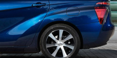 Toyota рассказала о европейской версии водородного седана Mirai. Фотослайдер 0