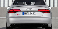 Компания Audi представила топовую версию седана A8. Фотослайдер 0