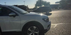 Удлиненный Volkswagen Tiguan заметили без камуфляжа. Фотослайдер 0