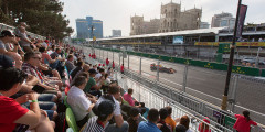 Ковры, концерты, кочки: как прошла первая гонка Формулы-1 в Баку. Фотослайдер 2