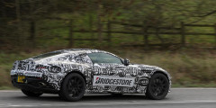 Спорткар Aston Martin DB11 впервые замечен без камуфляжа. Фотослайдер 0