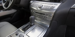 Infiniti рассекретила топовую версию седана Q70. Фотослайдер 0
