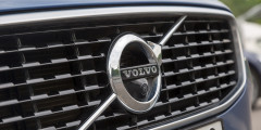 Признаки стиля. Lexus ES против Volvo S90 и Audi A6 - Volvo внешка