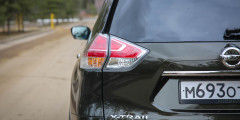 Приподнятое настроение. Toyota RAV4 против Nissan X-Trail. Фотослайдер 0