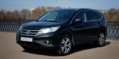 Лучшее - враг кроссовера: Honda CR-V и Toyota RAV4. Фотослайдер 0