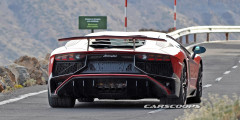 Самый мощный Lamborghini Aventador замечен без камуфляжа. Фотослайдер 0