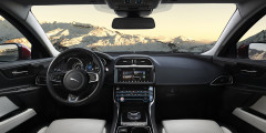Jaguar XE получил полноприводную версию . Фотослайдер 0