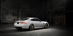 Jaguar рассекретил трековый XKR. Фотослайдер 0