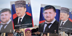 Участники митинга в поддержку Рамзана Кадырова в Грозном