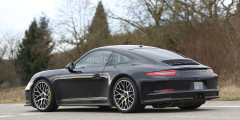 Спортивное купе Porsche 911 R рассекретили до премьеры. Фотослайдер 0
