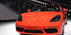 Porsche привез в Женеву свой самый доступный родстер. Фотослайдер 0