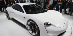 Porsche построит электрический кроссовер. Фотослайдер 0