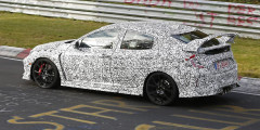 Новый Honda Civic Type R впервые замечен на тестах. Фотослайдер 0
