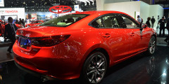 Обновленная Mazda6 получила адаптивный свет. Фотослайдер 0