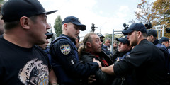 Задержание ​депутата Киевского городского совета от националистической партии «Свобода» Игоря Мирошниченко


 
