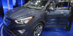 В Лос-Анджелесе показали семиместный Hyundai Santa Fe. Фотослайдер 0