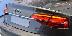 Audi A8 получила оптику будущего. Фотослайдер 2