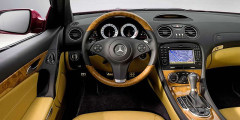 Ревизия легенды Mercedes-Benz SL. Фотослайдер 0