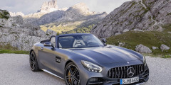 Mercedes-Benz представил родстер AMG GT. Фотослайдер 0