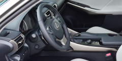 Audi A4, Lexus IS и еще 5 сложностей для маленького Jaguar. Фотослайдер 4