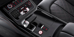Компания Audi представила топовую версию седана A8. Фотослайдер 1