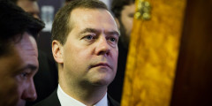 В августе того же года был взломан Twitter-аккаунт Дмитрия Медведева. От его имени там появилось сообщение: «Ухожу в отставку. Стыдно за действия правительства. Простите». В пресс-службе правительства отставку премьер-министра опровергли.

В тот же день хакерская группа «Шалтай-Болтай» намекнула на свою причастность ко взлому микроблога премьер-министра, об этом сообщил в Twitter пользователя @b0ltai2. Этот аккаунт был создан после того, как «основной» микроблог @boltai был заблокирован на территории РФ по решению Роскомнадзора. Тогда же в блоге группы была опубликована переписка, которая, по утверждению его авторов, принадлежит премьер-министру.
