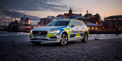 Универсал Volvo V90 превратили в полицейский автомобиль