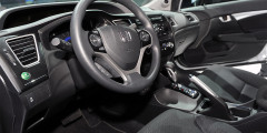 Honda показала в Лос-Анджелесе фейслифтинговый Civic. Фотослайдер 0