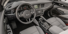Kia представила седан Cadenza второго поколения . Фотослайдер 0