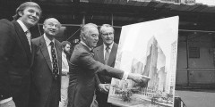 Крупной девелоперской победой Трампа (на фото слева) и его первым самостоятельным проектом стал выигранный компанией тендер на восстановление отеля Commodore (в настоящее время Grand Hyatt New York) в 1974 году, расположенного возле Центрального вокзала Нью-Йорка
